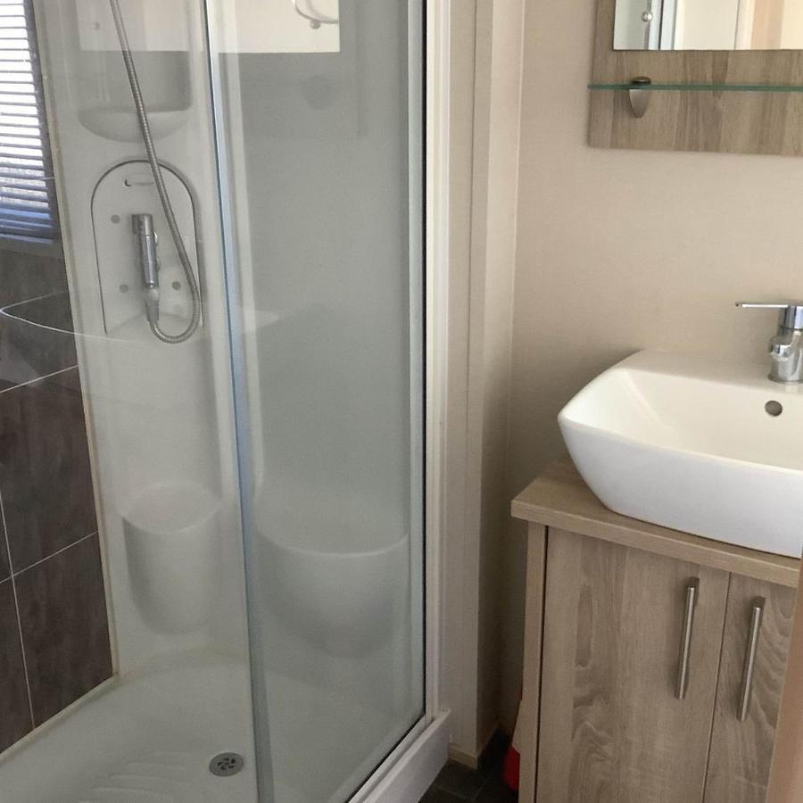 Beautiful 2 Bedroom Helmsley Lodge Northampton Eksteriør bilde