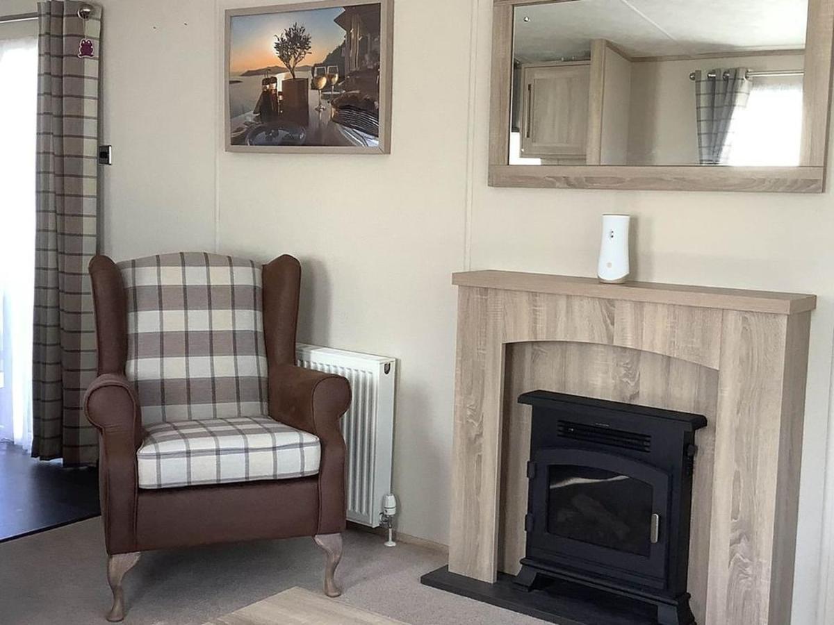 Beautiful 2 Bedroom Helmsley Lodge Northampton Eksteriør bilde