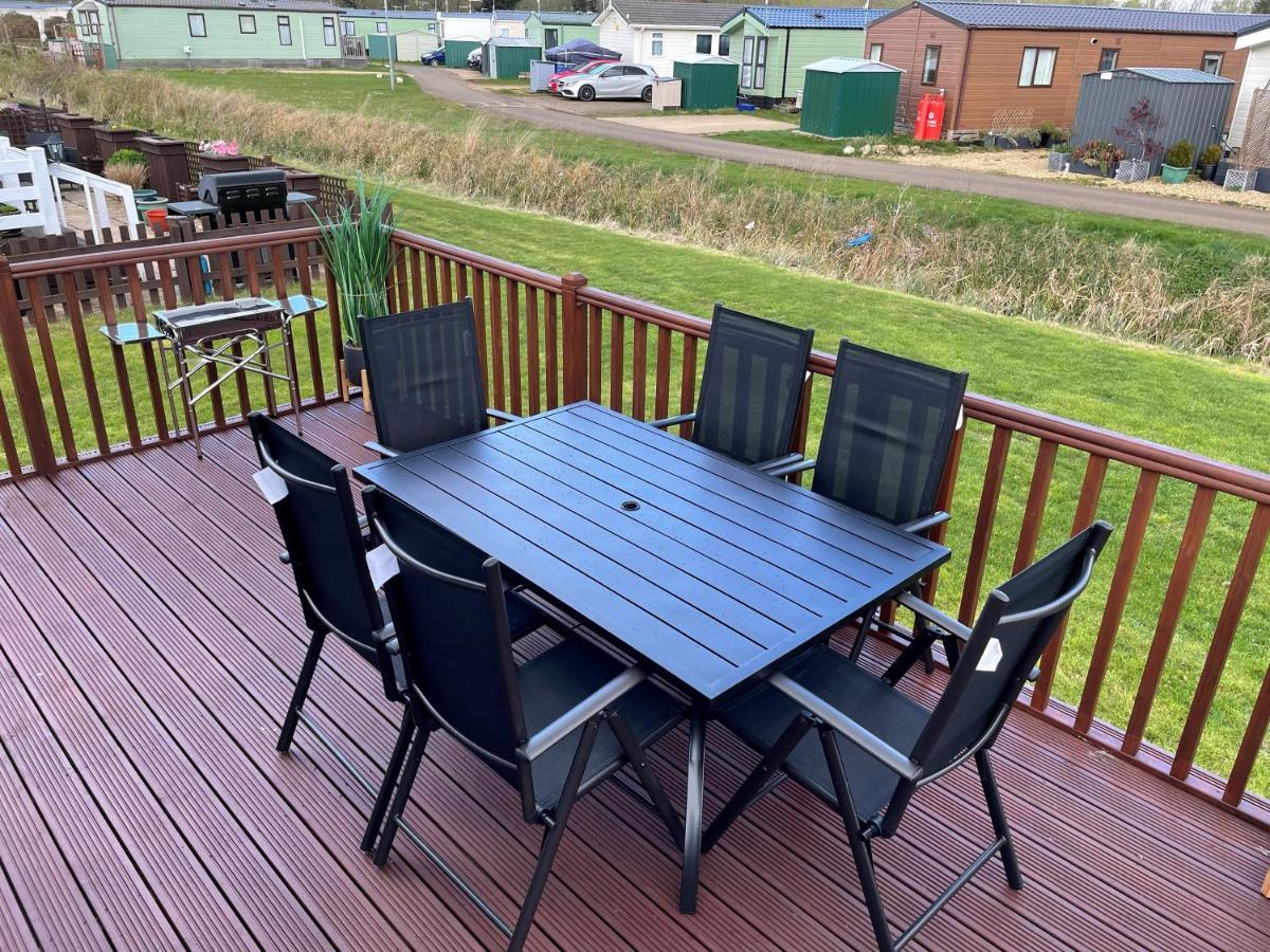 Beautiful 2 Bedroom Helmsley Lodge Northampton Eksteriør bilde