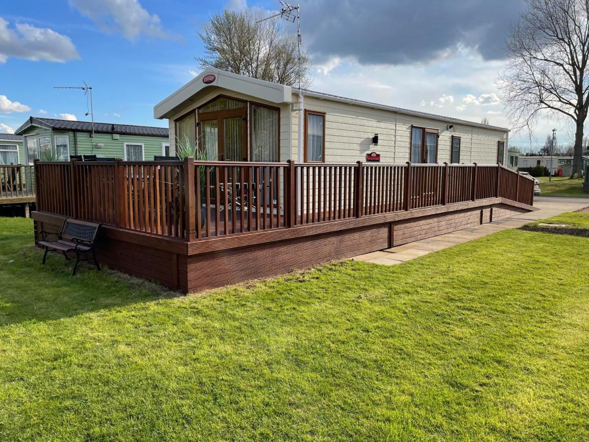 Beautiful 2 Bedroom Helmsley Lodge Northampton Eksteriør bilde