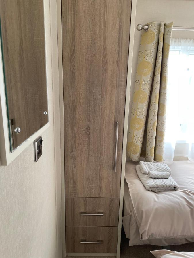 Beautiful 2 Bedroom Helmsley Lodge Northampton Eksteriør bilde