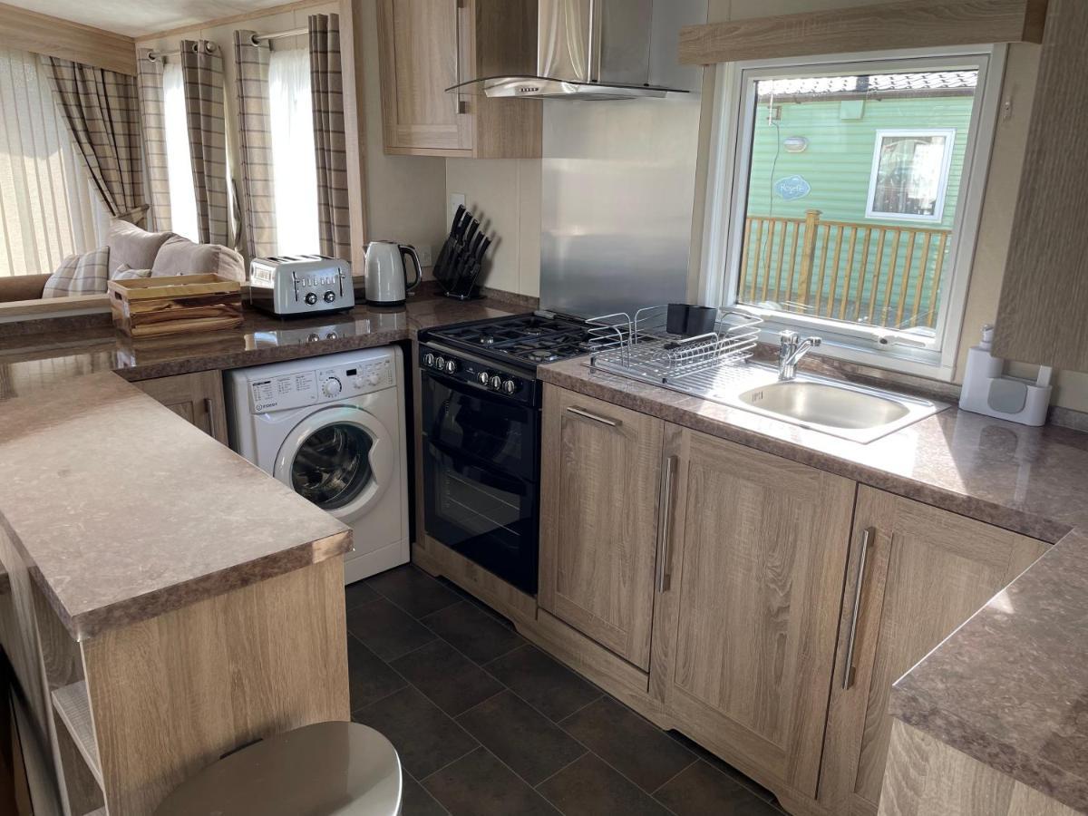 Beautiful 2 Bedroom Helmsley Lodge Northampton Eksteriør bilde
